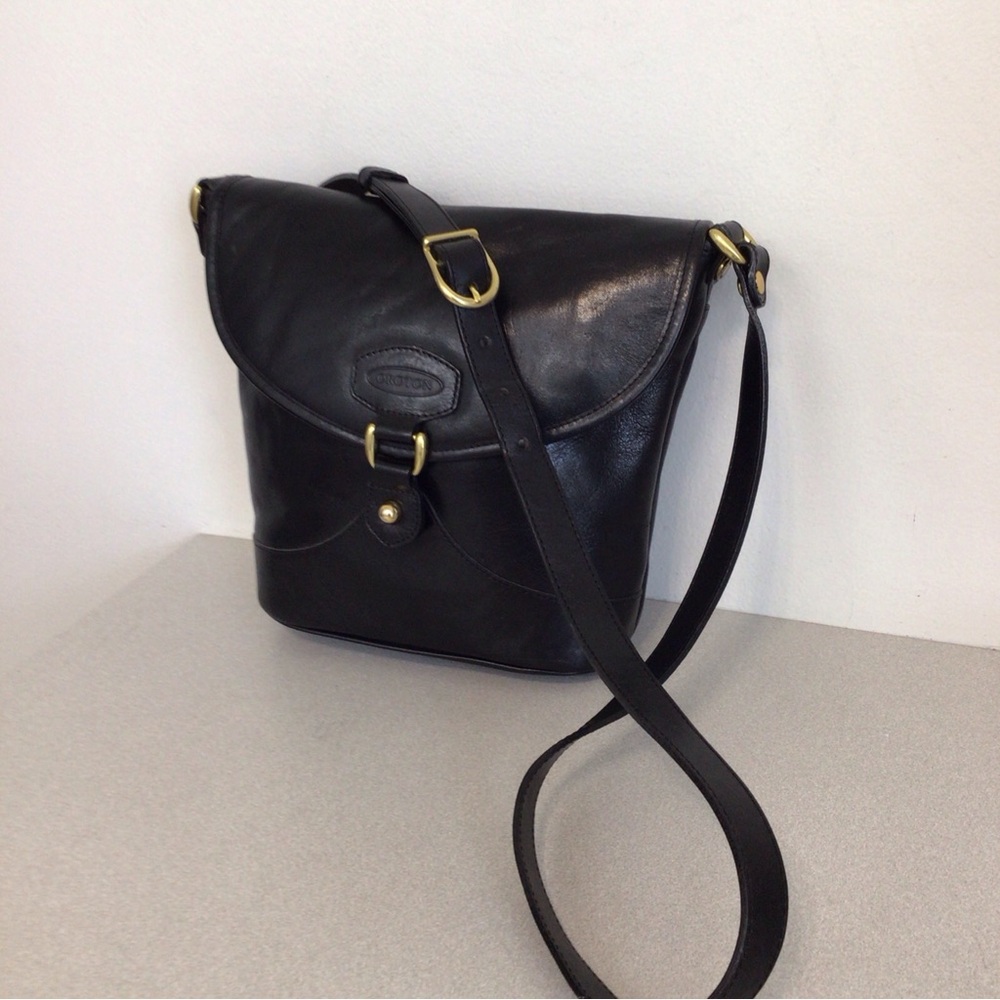 OROTON AUSTRALIA BLACK LEATHER BUCKET MESSENGER PURSE EXCELLENT CONDITION - Picture 2 of 9